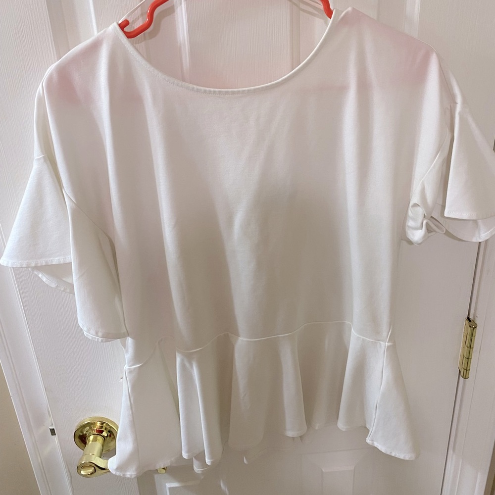 Banana Republic white blouse with deep v-neck back and tied back. Size Medium.